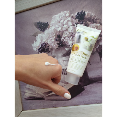 3W Clinic Увлажняющий крем с натуральным экстрактом оливы для рук Pure Natural Olive Hand Cream Moisturize (100 мл)