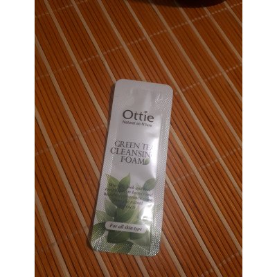 Ottie Пробник пенки для умывания с экстрактом зеленого чая Green Tea Cleansing Foam