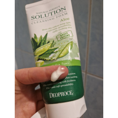 Deoproce Очищающая пенка с экстрактом алоэ Natural Perfect Solution Cleansing  Foam Aloe (170 мл)