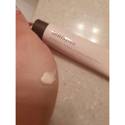 Innisfree Минеральная база под макияж Тон 01 Персиковый Mineral Make Up Base SPF30 PA++ (40 мл)