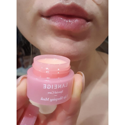 Laneige Миниатюра восстанавливающей ночной маски для губ Special Care Lip Sleeping Mask (3 гр)